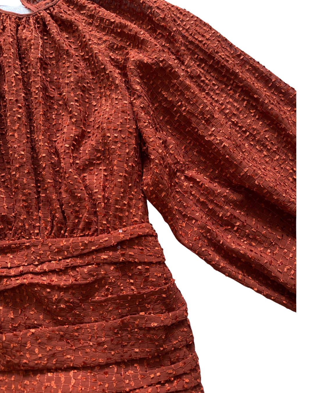 Vestido con espalda descubierta