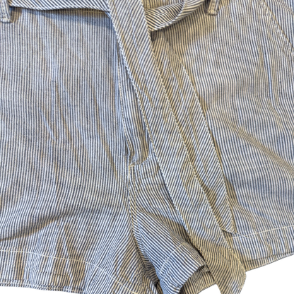 Shorts de lino rayado