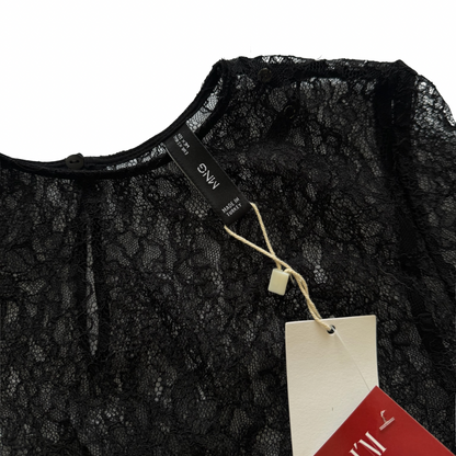 Blusa encaje negro