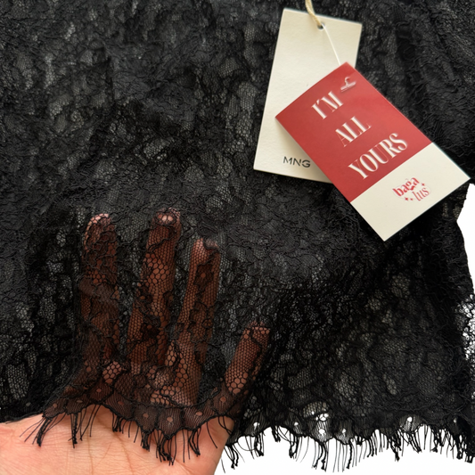 Blusa encaje negro
